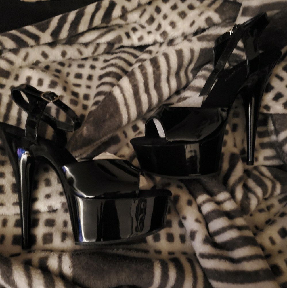 Black Basic Pole Shoes